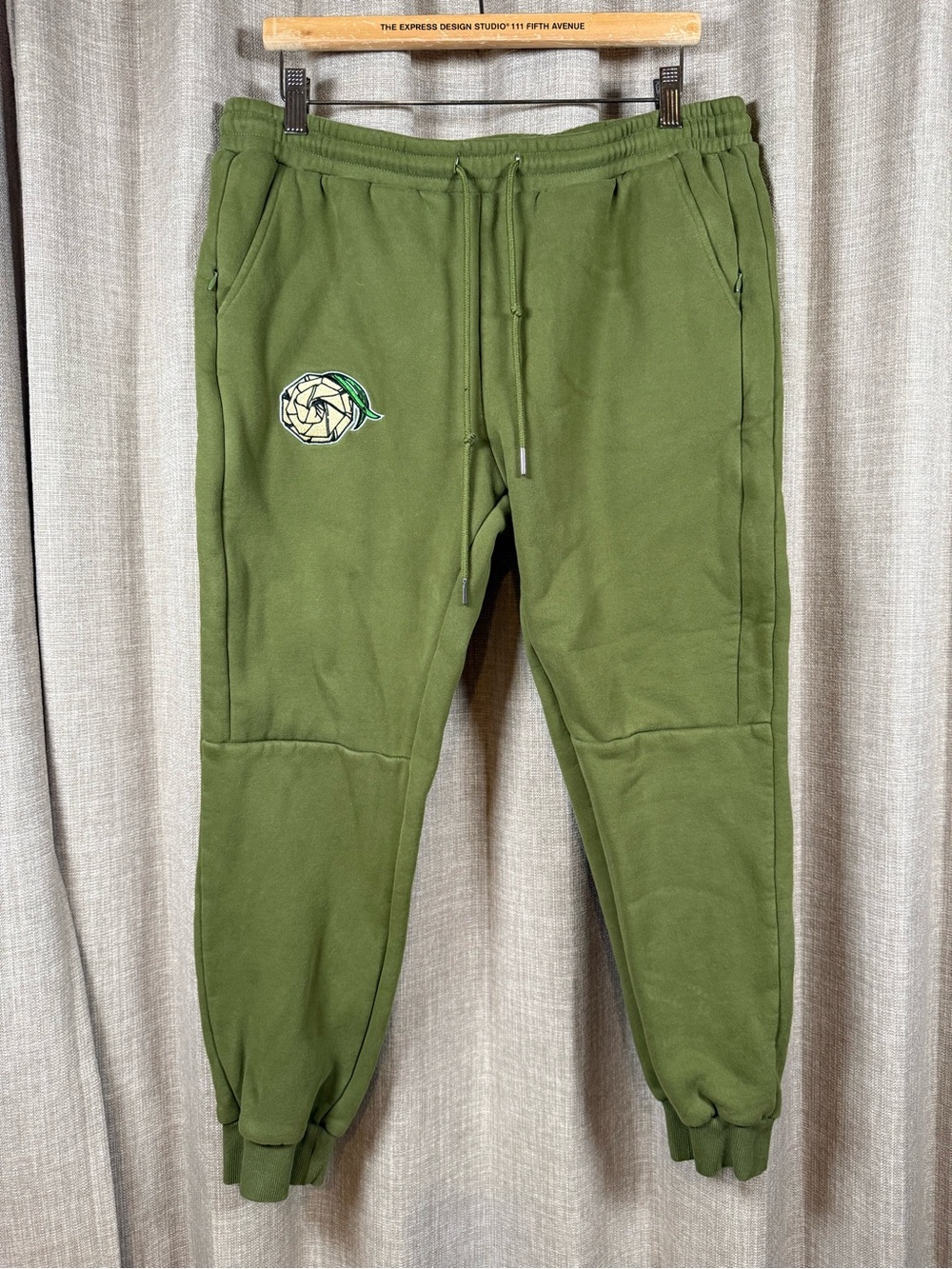 SweetGrass Clothing Olive Palmetto Rose Fleece Joggers XL - Picture 3 of 16